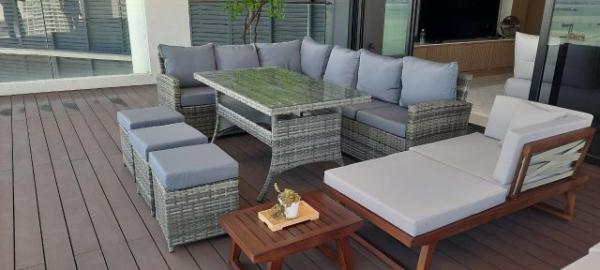 Acacia Vintage Chair – Bring Home Timeless Elegance Today!