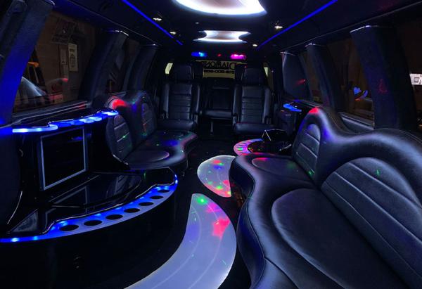 Why A Universal Limousine is the Best Choice?